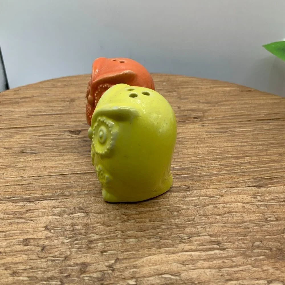 Owls Ceramic Vintage Orange Yellow Miniature Salt and Pepper Shakers